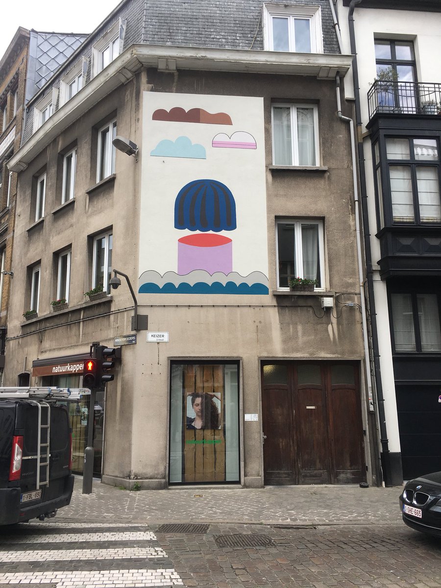 OscarvanG's tweet photo. Op kunstsafari in Antwerpen, dag 1. #nelaerts #lievensegers #pieterjennes #paulgees https://t.co/AoQ4mdjxEP