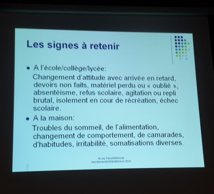 StephFizailne's tweet photo. #RADD89 Table tonde : Climat scolaire et harcèlement.
Pas de harceleurs sans spectateurs.
Harcèlement physique, moral, cyberharcèlement https://t.co/HhVgydyylt
