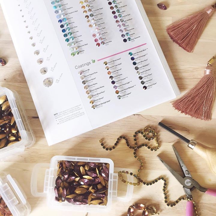 lillidokken's tweet photo. Why is my job so fun?! 🤩😭My brain doesn’t want to stop creating these days!#lillidokken #lillidokkenstudio #ilovewhatido #handmade #americanmade #shopsmall #madeinamerica #shoplocal #flashesofdelight #glitterguide #bts #glitterguidexacolorstory https://t.co/wzJJI5iSk1