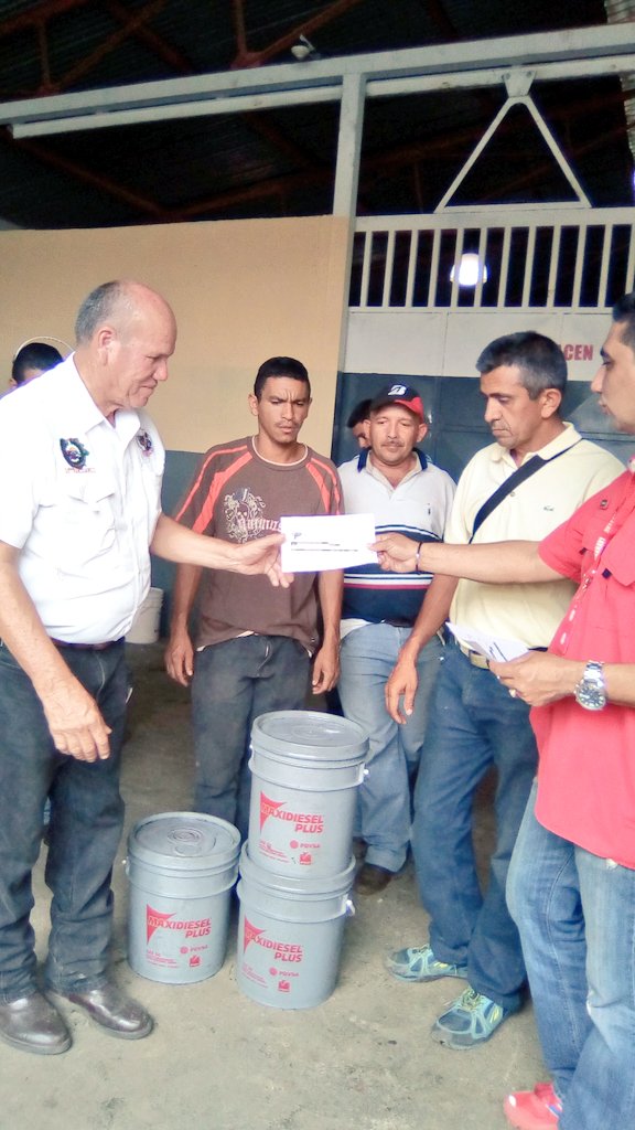 DTransporteG's tweet photo. #EnFotos: Así continuó la Jornada de venta de lubricantes a los profesionales del volante a través del Órgano superior del transporte en #Guárico, cumpliendo las políticas del gobierno revolucionario del Pdte @NicolasMaduro y el Gobernador @josemvasquez #ExpoVenezuelaPotencia https://t.co/T30iQmgSAK