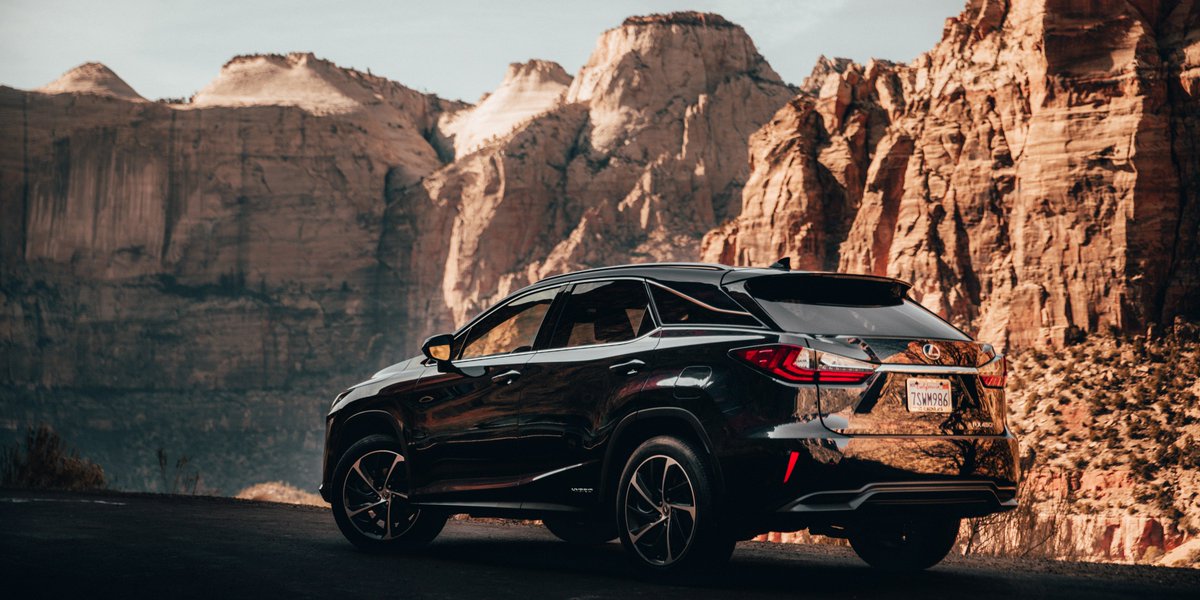 Lexus's tweet photo. In celebration of #NationalParkWeek, here's a sneak peek of our adventures in #ZionNationalPark. More to come next week. #LexusNationalParking #LexusRX 450h https://t.co/iZCupiJka5