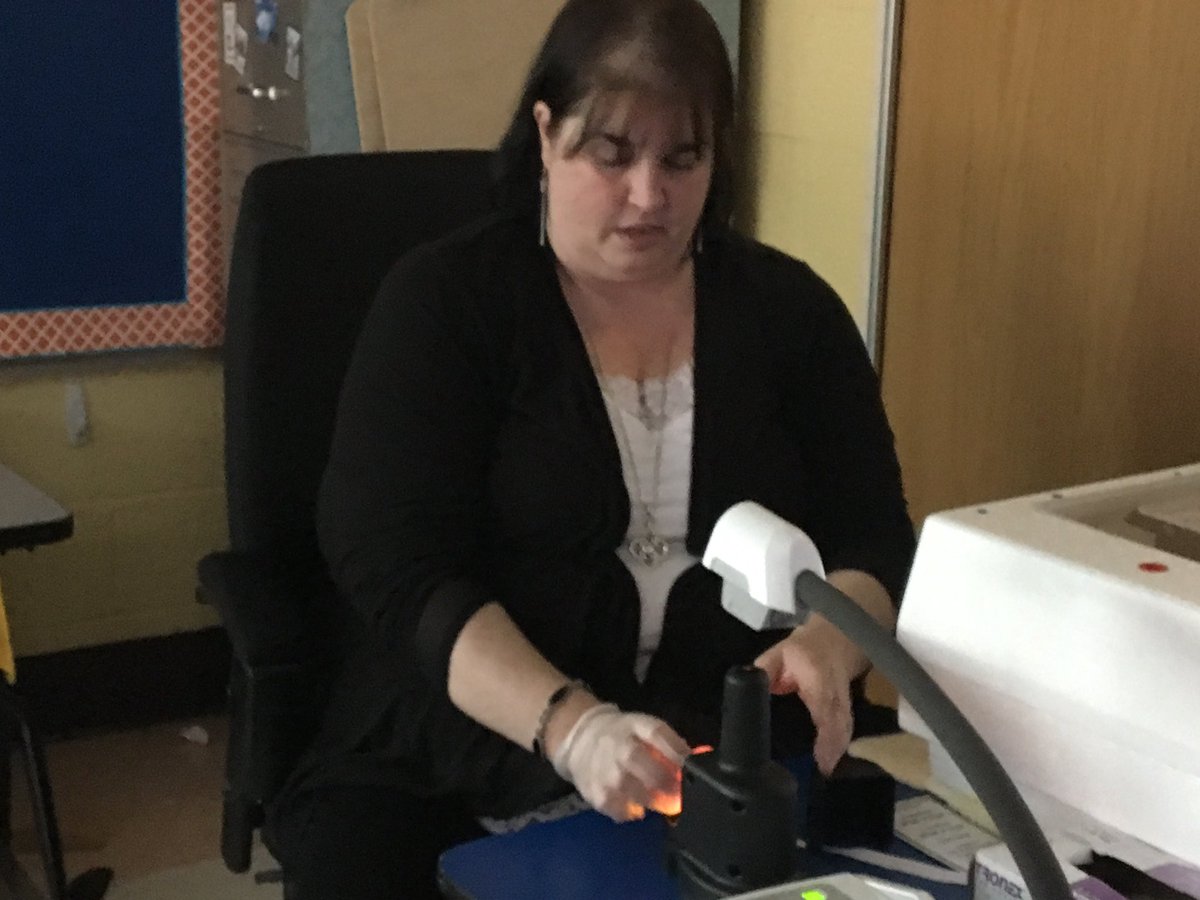 DrYannucci's tweet photo. @MrsSciaraPOB and Ms. Anderson’s class observe and record findings from duck embryos. #obelem  @POBSchools https://t.co/npcLmaHxz7