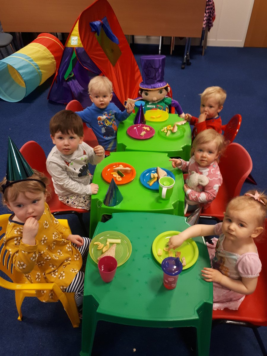 cylchhillstreet's tweet photo. Dyma'r criw bach Ti a Fi yn mwynhau y parti pyjamas @MudiadMeithrin heddiw!! Everyone enjoyed the pyjama party!! #PartiPJsMM #wrecsam https://t.co/OVAcJxcm6j