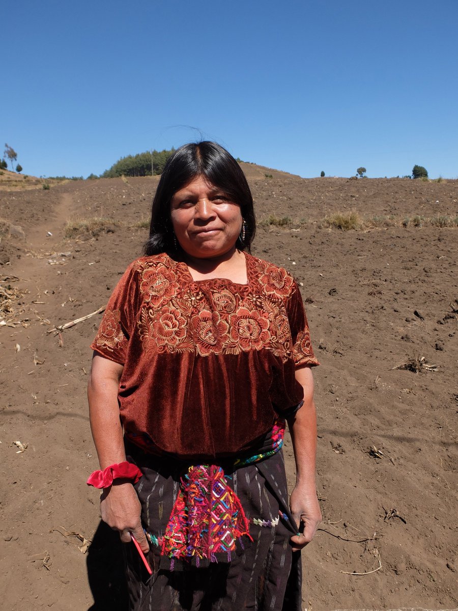 Yabal_'s tweet image. In our #MondayMujer 
we introduce you doña María Guachiac, she is one of the women artisans from the cooperatives we partner with... she makes the fabrics that we use in the accessories you buy  bit.ly/2tKi8Cv #Yabal #FairTrade #Fashion #EthicalFashion #SlowFashion