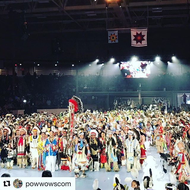 ✊🏼❤️ #indigenous #GatheringOfNations #abq #newmexicotrue #Repost @powwowscom ・・・
Grand Entry #2018gon ift.tt/2HvJgiF