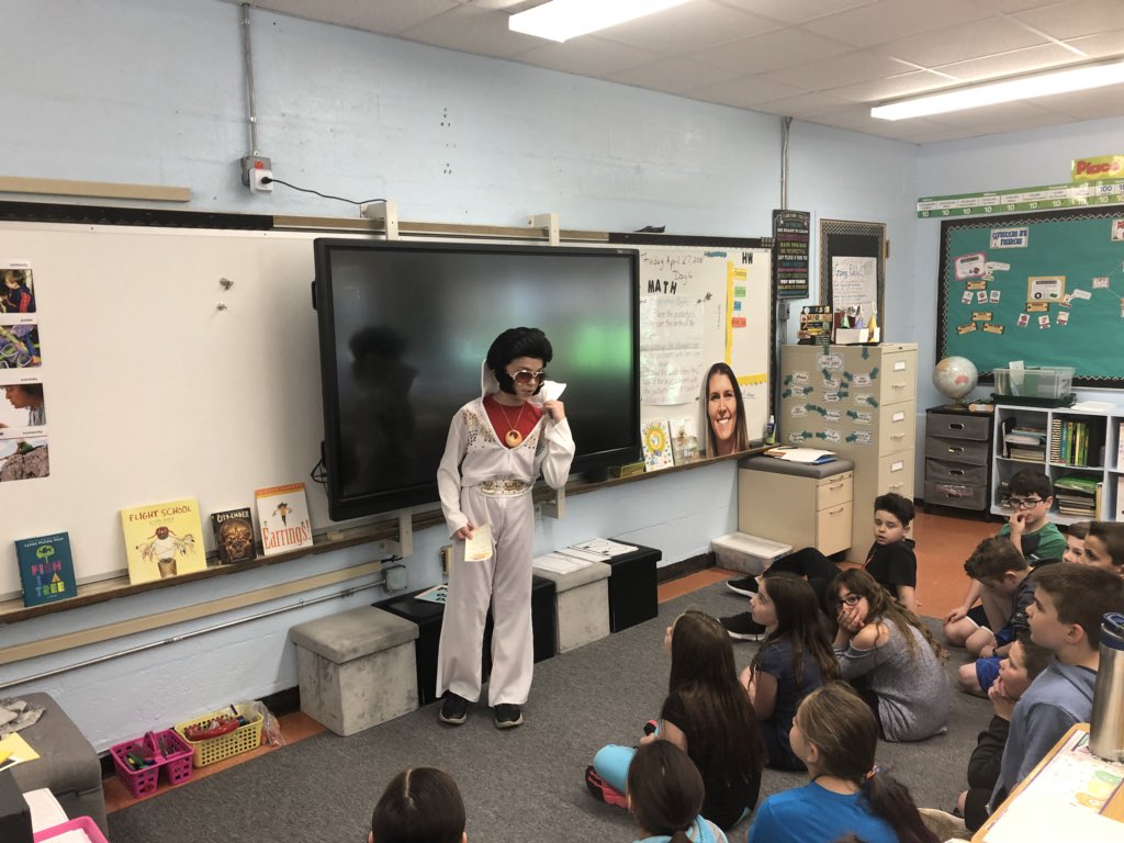 MrsMoody10's tweet photo. Elvis is in the building!  Thankful that past students stop by to tell my 4th graders all of the amazing things to look forward to in 5th grade! @ForestLakeWsd #elvisisawesome https://t.co/SxJkMEiITY