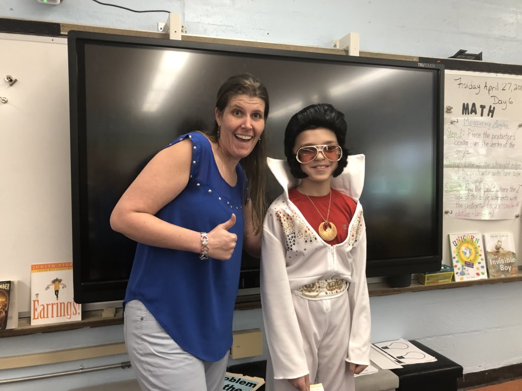 MrsMoody10's tweet photo. Elvis is in the building!  Thankful that past students stop by to tell my 4th graders all of the amazing things to look forward to in 5th grade! @ForestLakeWsd #elvisisawesome https://t.co/SxJkMEiITY