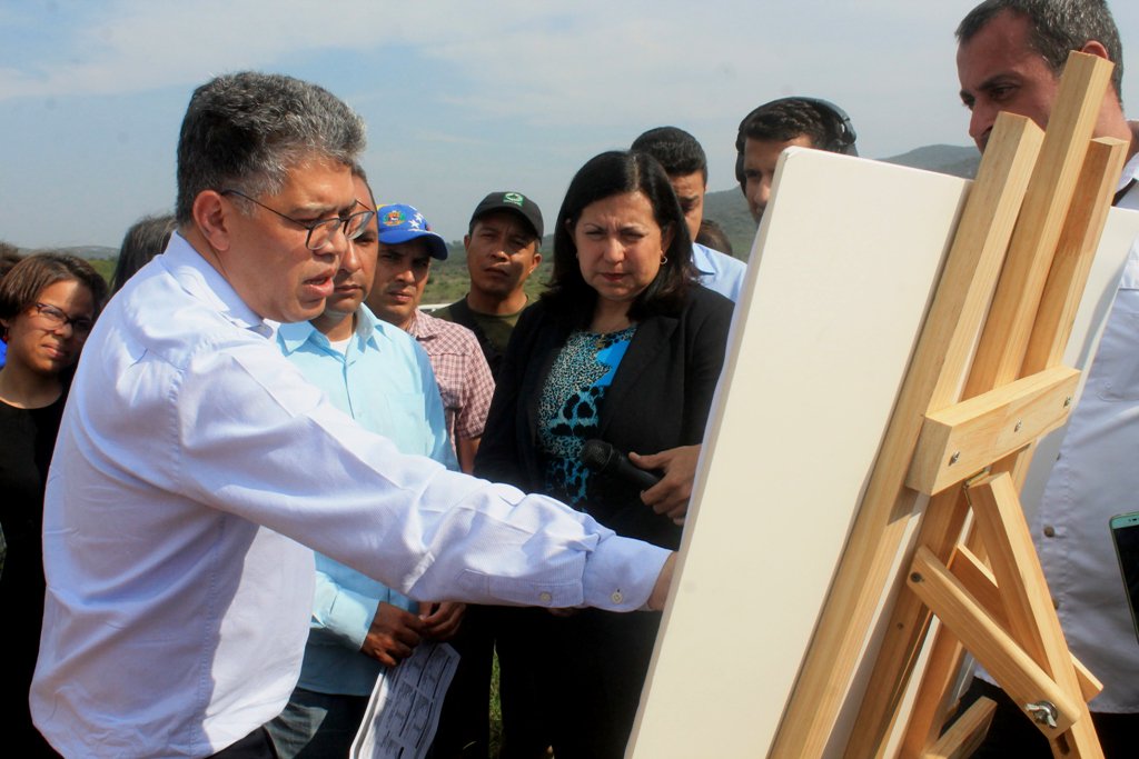 konecta2conNico's tweet image. #NoticiasFEDE || Gobierno Bolivariano inspeccionó espacios para la construcción de la “Ciudad Educativa del Norte” en Lara bit.ly/2Fh4X04  @NicolasMaduro @JauaMiranda