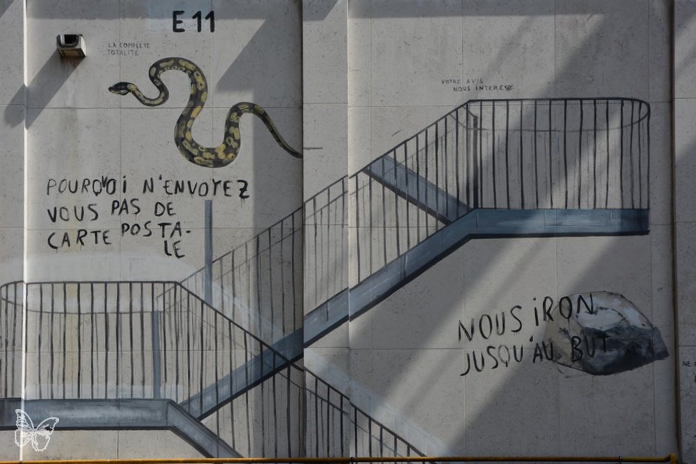 s_butterfly's tweet photo. Spanish artist @escif_ pays tribute to #May68 with his monumental mural 'Open Borders'  on the  @palaisdetokyo #StreetArt #Lascoproject   https://t.co/vWtybKACmx https://t.co/dNfxp8bDeZ