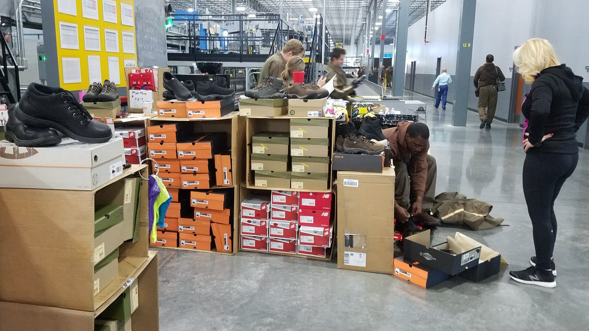 UPSLockport's tweet photo. Lockport's first Safety Fair was a success!! Lots of insightful information on various topics regarding health &amp; safety.  Thank to all the vendors &amp; everyone that participated! #UPSers #SafetyStrong https://t.co/g014zRclKd