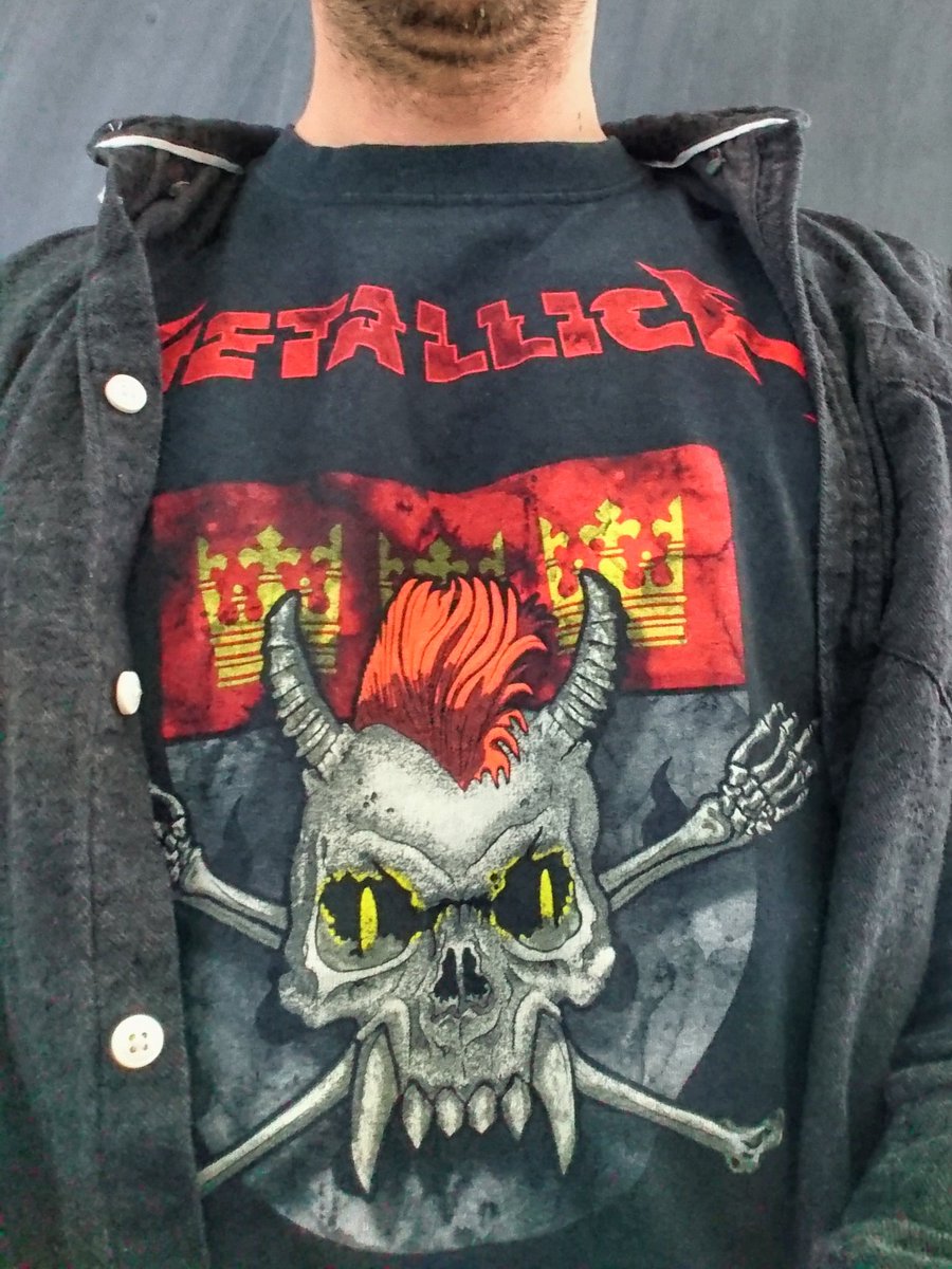 #bandshirtfriday without the gang @FI5CHER <a href="/pManderfeld/">Peter Manderfeld</a> today with <a href="/Metallica/">Metallica</a>