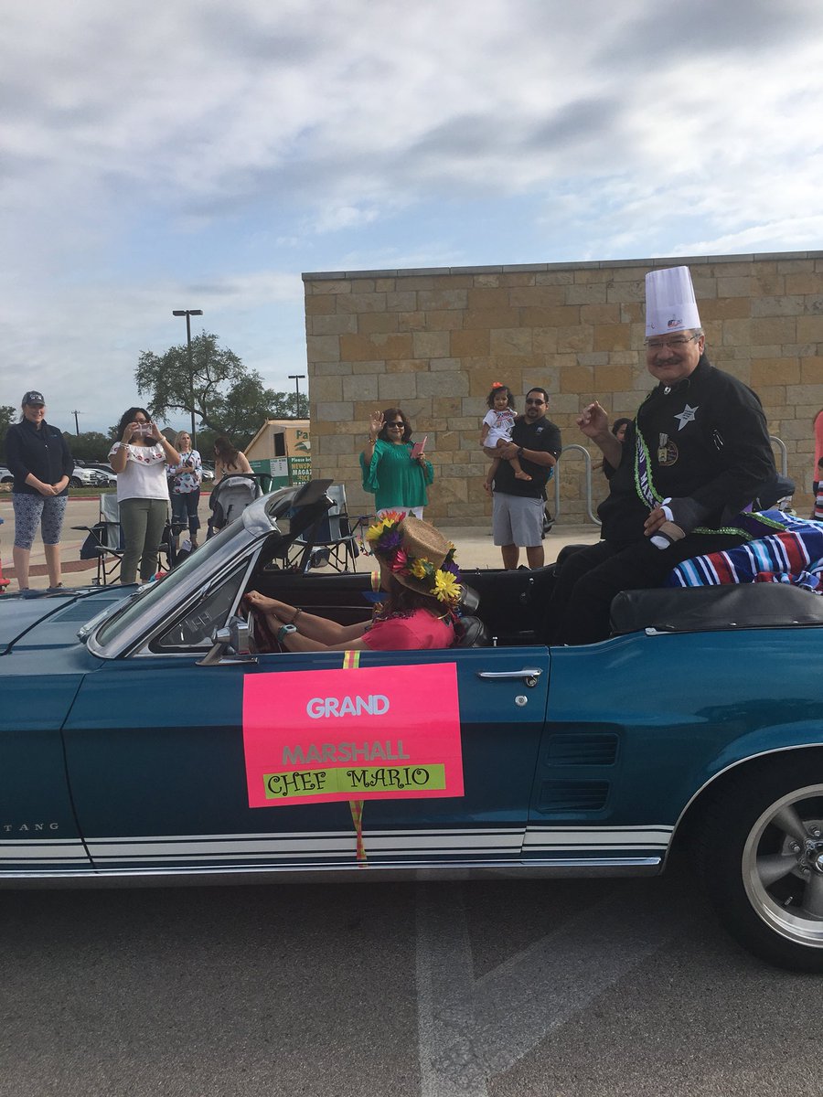 MrichisonSAT's tweet photo. #ChefMario Grand marshal of the #fiesta parade at #KRES @DrJudyMurray @Supt_comalisd https://t.co/X9wPQ9sa6V