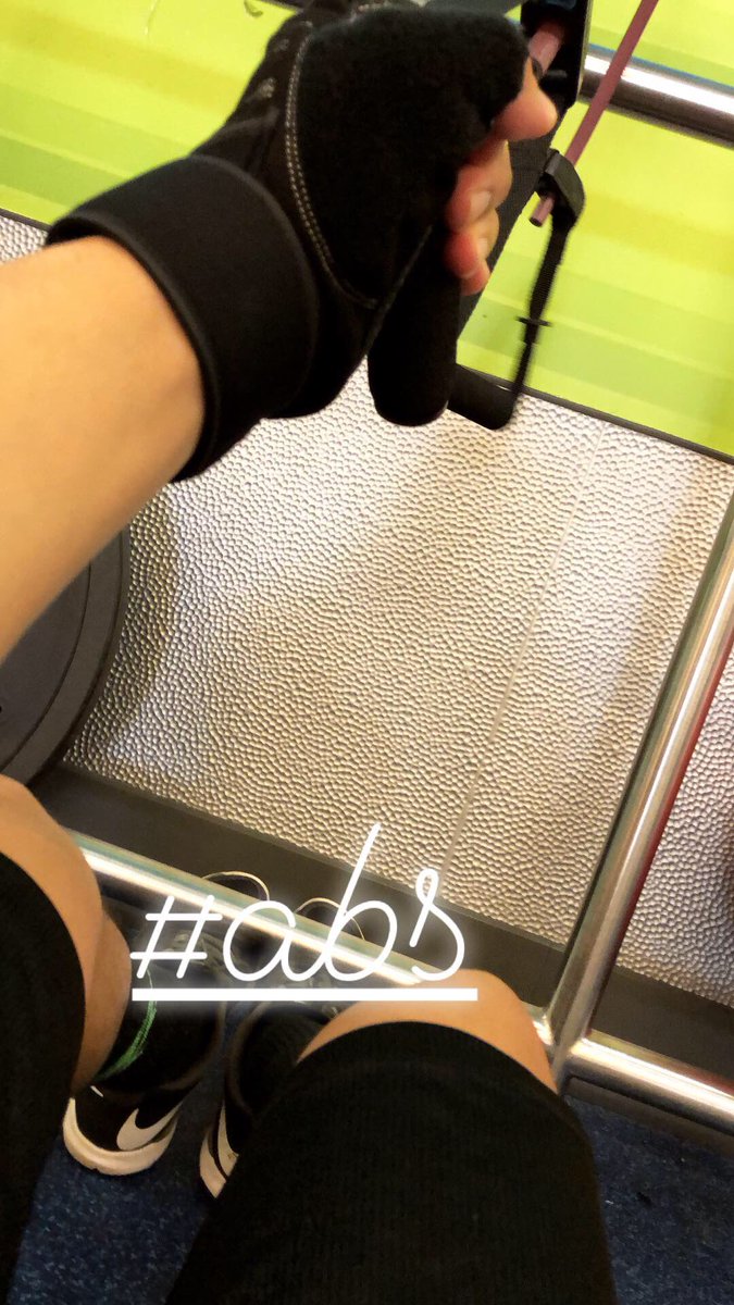 jongseena's tweet photo. #gym #abs #arm #cardio #legs #training. #hard #fitboy #fitness #motivation #patient #hope #faith #God #strong #desication gym is my second home a place that I feel good and relax , https://t.co/cnoN0ijcAw