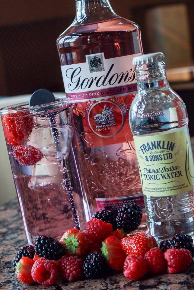 ForestersGuild's tweet image. Perfect weather for a pink gin? Join us this Friday for a tasty drink at Guild of Foresters! #gof #tgif