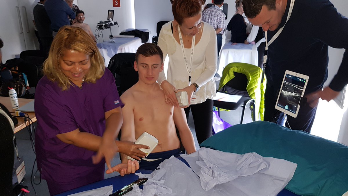 BMUS_Ultrasound's tweet photo. @Squeeakybird Scanning simultaneously with two Clarius wireless ultrasound scanners on my mobile phone and iPad with Paul Catterson from NUFC at the MSK POCUS at #SONOUK2018 https://t.co/mp3P14uZmV