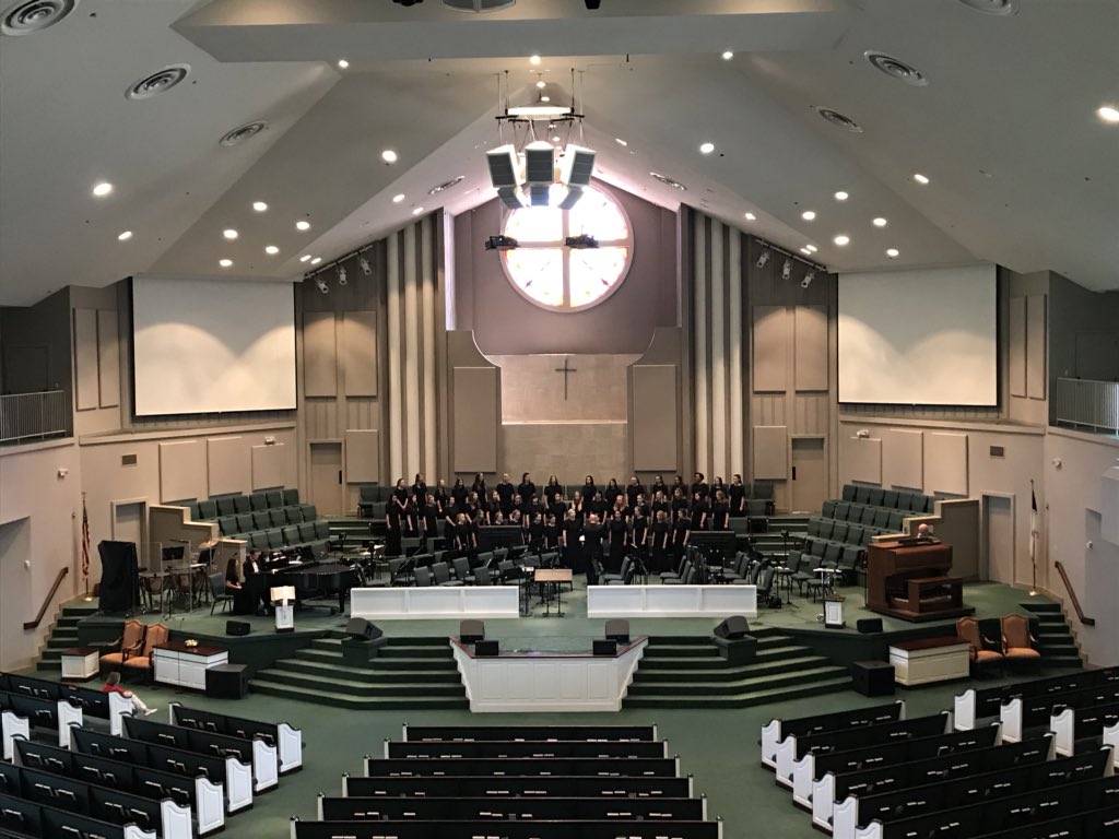 Ladies Choir takes the stage!