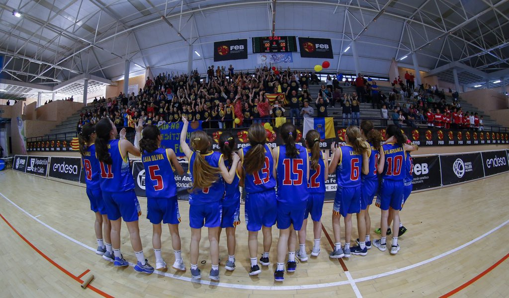 gemmatatay's tweet photo. Just avui fa un mes d’un partit , d’un moment, màgic ... #persempre #semis #planetamini2018 #catalunyaBQ 🔙❤️ https://t.co/keowrkBz0z