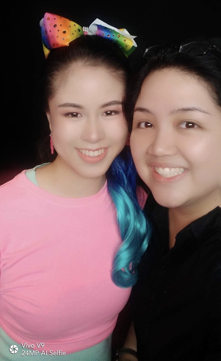RandomRepublika's tweet photo. During our #WalwalSetVisit courtesy of @RegalFilms, I had to squeeze in this selfie using the newly launched #VivoV9 unit with #KissesDelavin @kissesdelavin, one of #VivoPH's brand ambassadors. | Thank you, @Vivo_Phil! 💙 https://t.co/cIGwI1Jhkh