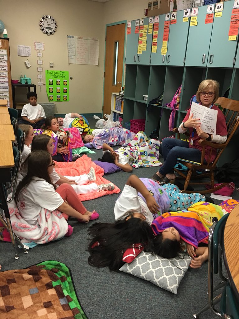 Thank you Mrs. Wood for reading to us! <a href="/BensonElem/">Benson Elementary</a> #BESReadForLifeDay2018