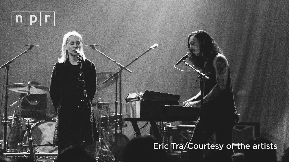 nprmusic's tweet image. Phoebe Bridgers (@phoebe_bridgers) and Noah Gundersen (@noahgundersen) go way back. Watch the two collaborate on a striking blend of "Killer" and "The Sound." n.pr/2I5fUVF