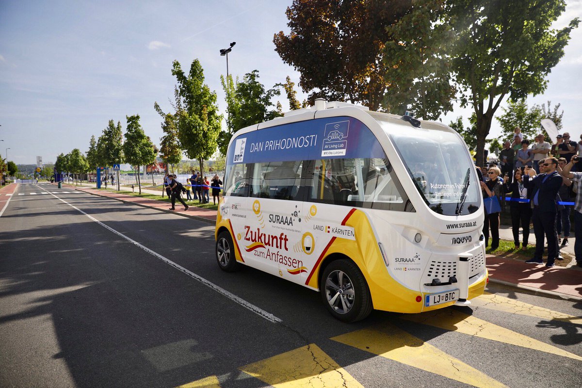 Bulc_EU's tweet image. Official opening of @AVLivingLab – test bed for autonomous driving in #Ljubljana. Autonomous driving is becoming a reality and the #EU must lead the way in safe connected mobility! Automation and decarbonisation of transport will contribute to a more inclusive society. #Ten_TDays