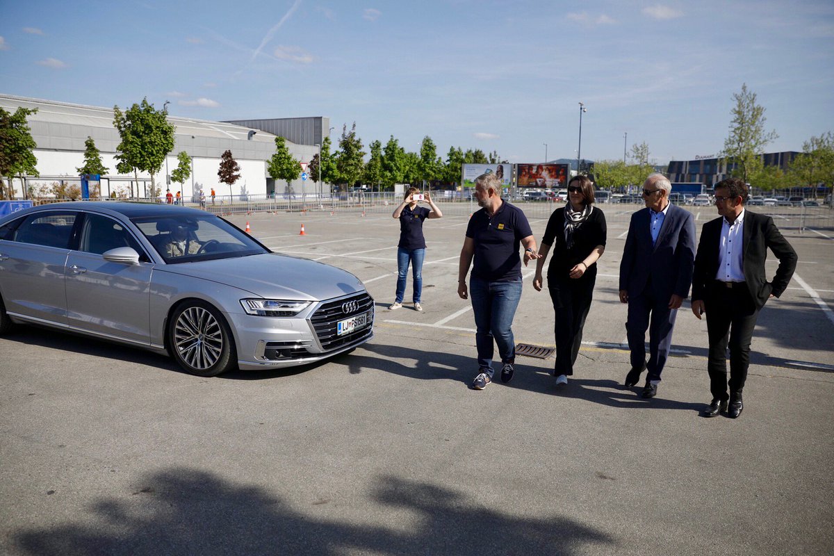 Bulc_EU's tweet image. Official opening of @AVLivingLab – test bed for autonomous driving in #Ljubljana. Autonomous driving is becoming a reality and the #EU must lead the way in safe connected mobility! Automation and decarbonisation of transport will contribute to a more inclusive society. #Ten_TDays