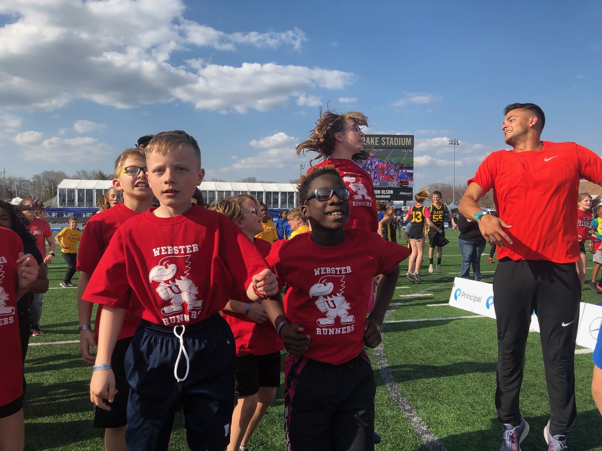 WEB_UCSD's tweet image. Congratulations to our Webster students who participated in the Drake Relays yesterday!  They even got to meet Collegiate runner Devon Allen who helped them warm up before their race! #powerofWE