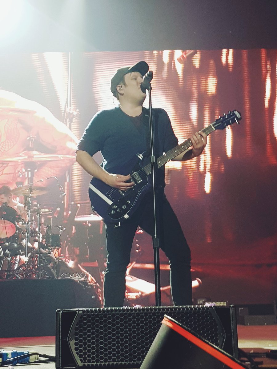 marinqkka's tweet image. Happy Birthday @PatrickStump
Glad to be alive at the same time as you 🙏🏻