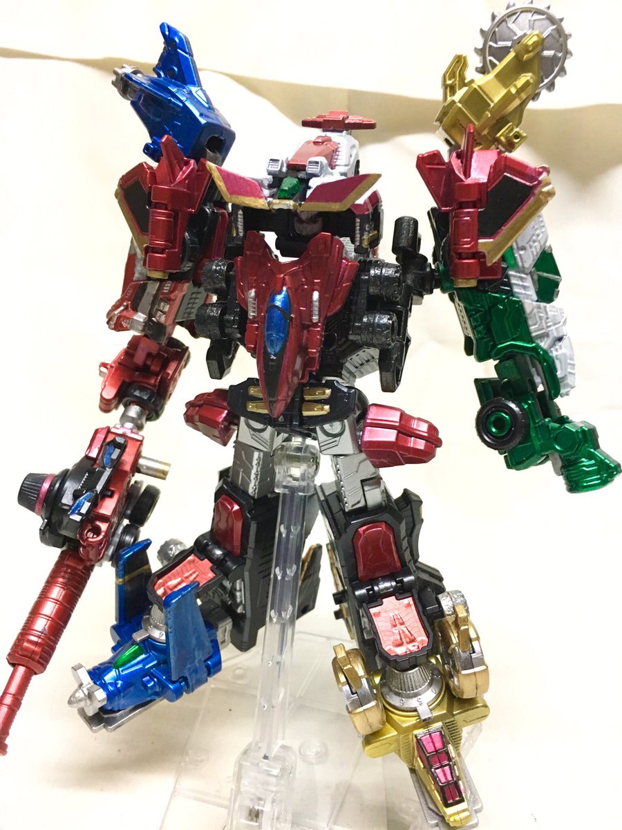 Battchi ちなみに 先取りして全合体改造したミニプラ版ルパンカイザーとパトカイザーです リプでまとめて順々にご紹介してるので 宜しければ記事をクリックしてリプ全体をご覧下さい 快盗戦隊ルパンレンジャーvs警察戦隊パトレンジャー ミニプラ 俺
