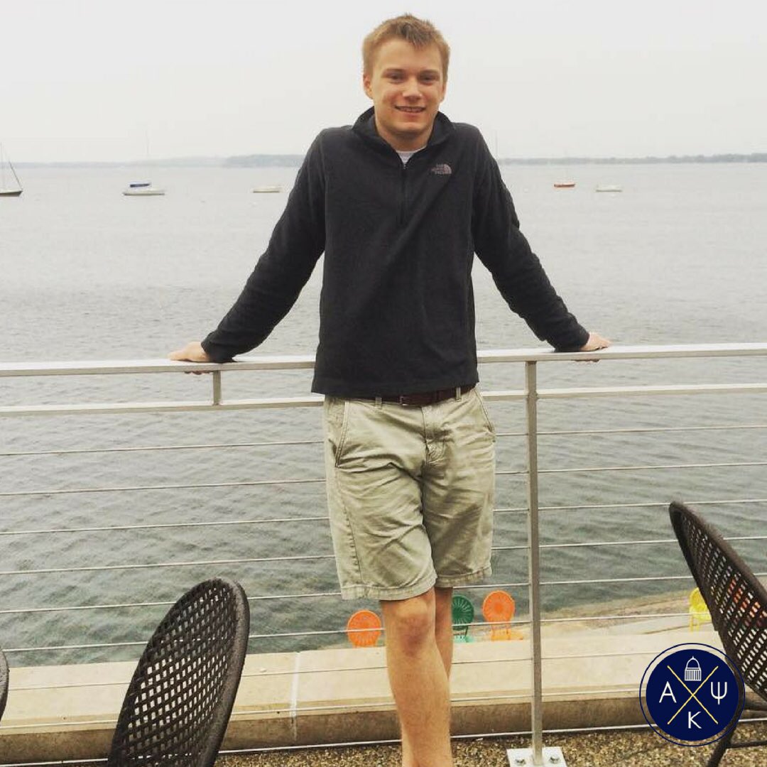 BadgerAKPsi's tweet photo. It’s #FullTimeFriday! @FillyFill is majoring in Finance &amp; RMI! Post graduation he’ll be working at Fitch Ratings as a CMBS Associate Analyst! His advice is”College is about more than just school! Get out &amp; meet people &amp; enjoy your time here bc it goes by quicker than you think!” https://t.co/NmDf4MuXqw