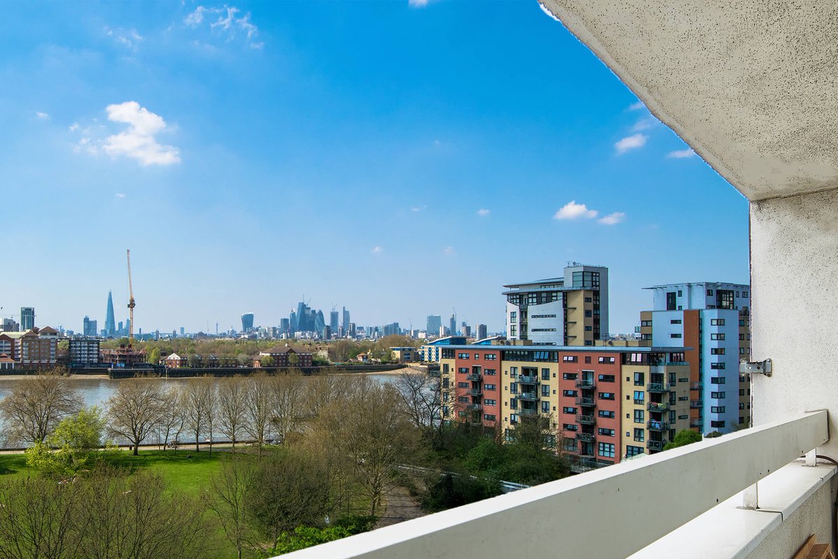 Idealmove's tweet photo. 8th floor Five Bedroom #Flat Available Now in Canary Wharf 🏣
£2,350 per month
✔️ Fully equipped kitchen
✔️ All the 5 rooms are fully-furnished with a large double bed and plenty of storage space.
✔️ Canary Wharf is a very quiet and friendly neighbourhood in Tower Hamlets. https://t.co/UU06GnukR3