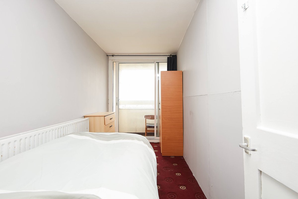Idealmove's tweet photo. 8th floor Five Bedroom #Flat Available Now in Canary Wharf 🏣
£2,350 per month
✔️ Fully equipped kitchen
✔️ All the 5 rooms are fully-furnished with a large double bed and plenty of storage space.
✔️ Canary Wharf is a very quiet and friendly neighbourhood in Tower Hamlets. https://t.co/UU06GnukR3