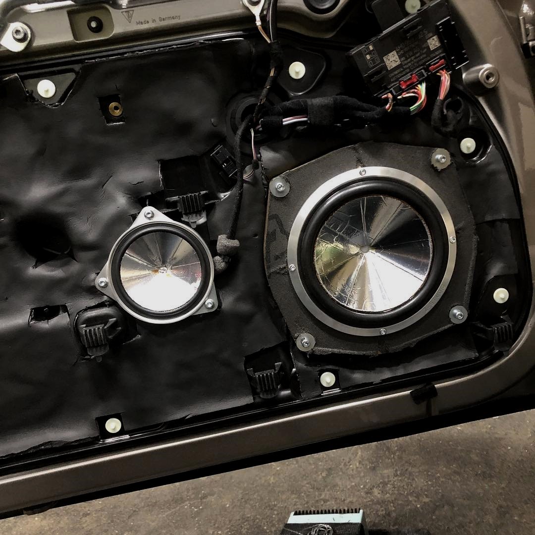 Repost from @brianscustomaudio
Micro Precision Z-Studio midrange and midbass sitting next to each other in the Porsche 991 door. #highend #music #porsche #microprecision #zstudio #bestofthebest #thebestofthebest