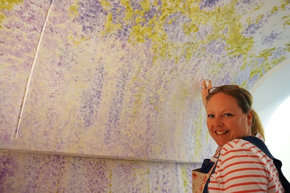 NTCymru_'s tweet photo. Ever wanted a wisteria arch, but haven’t got skills to plant one, or time to prune one? Well why not paint an arch like @NTDyffrynG? This one was painted by Heidi Evans, inspired by Edith Adie’s watercolours, who visited Dyffryn in 1923 to paint the gardens. Beautiful isn't it? https://t.co/JCiaTXMIlu