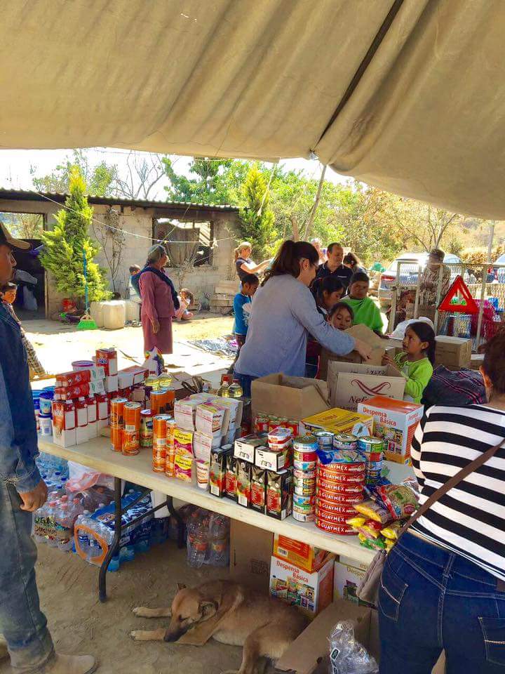 AgReiko's tweet photo. Este 1 de mayo acompañanos a festejar el #DiaDelNiño en Casa Hogar Para Niñas Invidentes Av. Coyoacan Esq San Borja 15 horas.

Apoya llevando juguetes, comida, ropa, lo que quieras.
#ComidaCaliente organiza; buscalos en Facebook
Da RT 
Checa link.
https://t.co/wiXEihyKHE https://t.co/DmNSep1b3F
