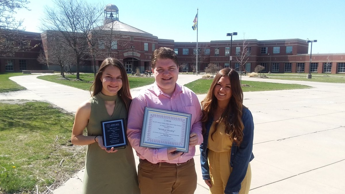 neuquamedia's tweet image. News Program @NVWildcatWeekly 2nd Place Congrats to the broadcast journalism class and coordinating producers @afarnaus @avery_champion @brynnokon #mmeafest