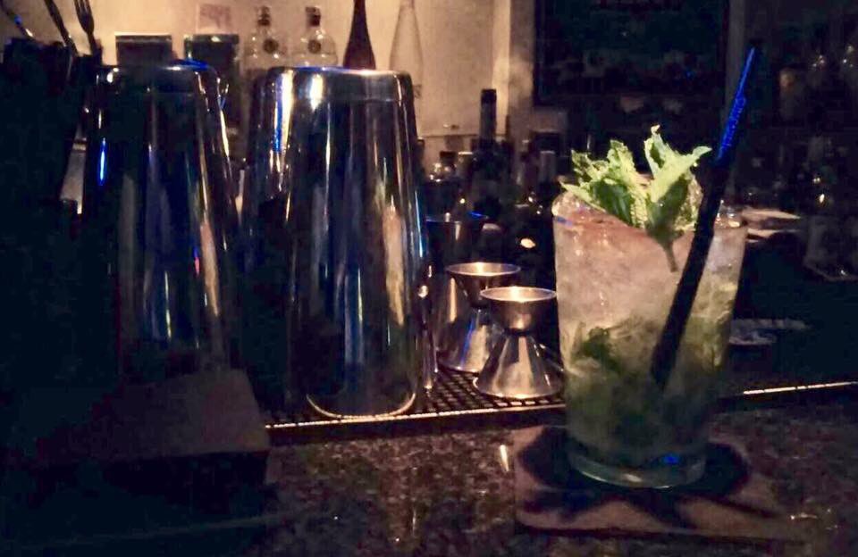 #Mojito Time. Empieza el calor, y con él, apetece un trago fressssquito.
El mojito siempre ha sido el cocktail estrella. Miles de mojitos a nuestras espaldas nos avalan 😜