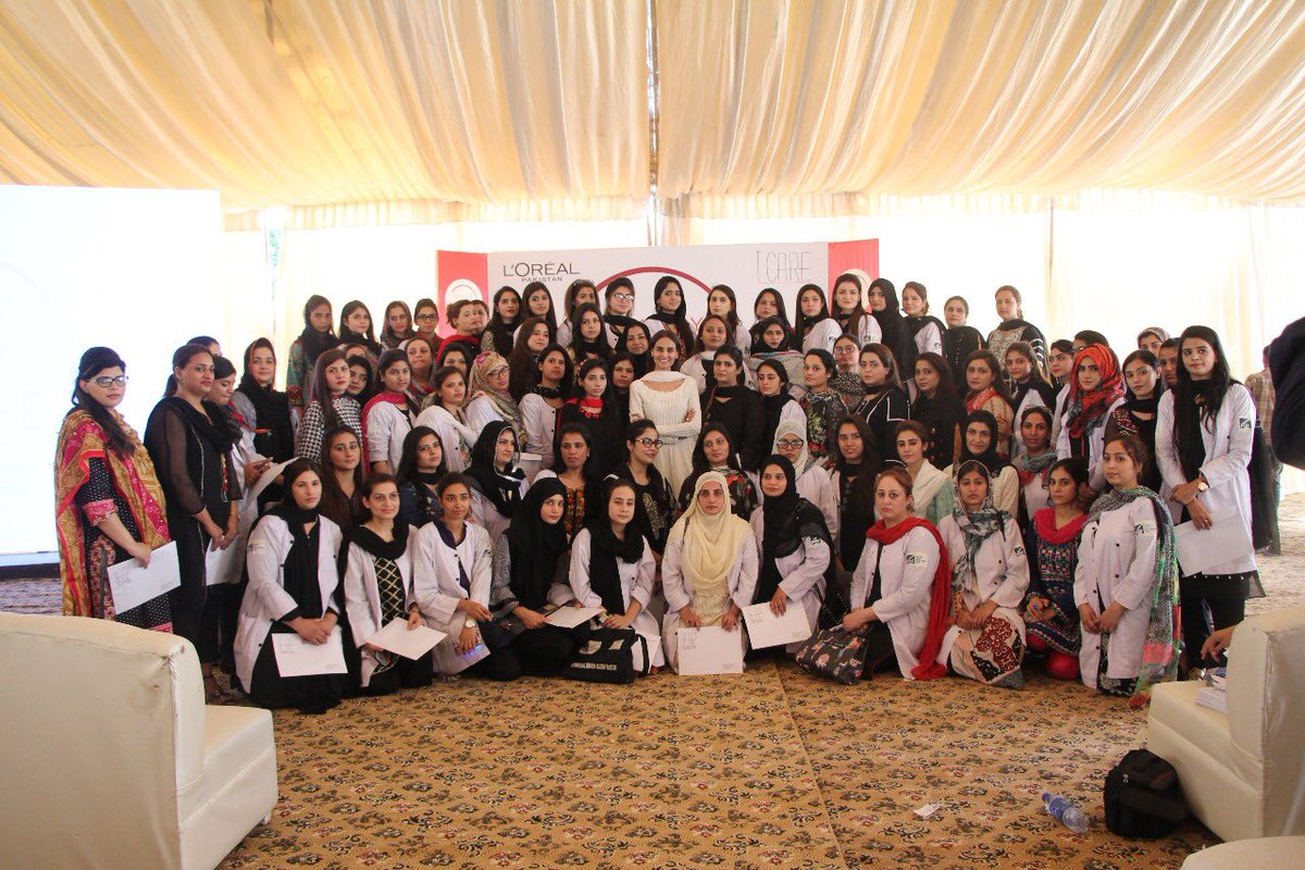 iMehreenSyed's tweet image. When I started ICare, I could not fathom the change, I would be able to help bring to so many lives. It is indeed humbling. Congrats to the graduates! A big thank you to L’Oréal Foundation,PSDF,SMU &amp;amp; all who have supported me in helping these beautiful, strong, women!!