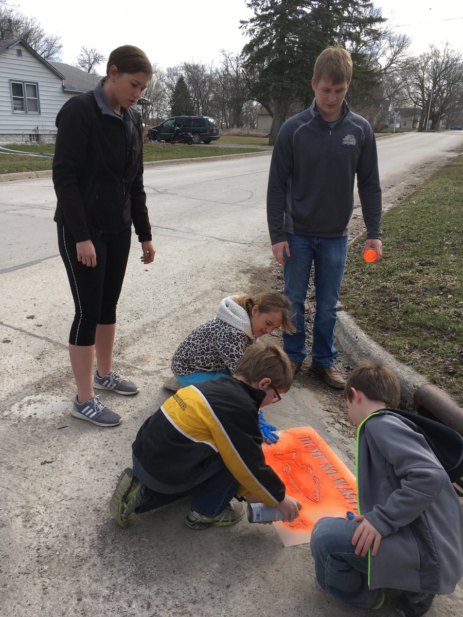 ehawkteach's tweet photo. Great day of painting storm drains with 2nd grade and the awesome help of our Eburg FFA!#ehawkpride https://t.co/fYw2YdwLh7