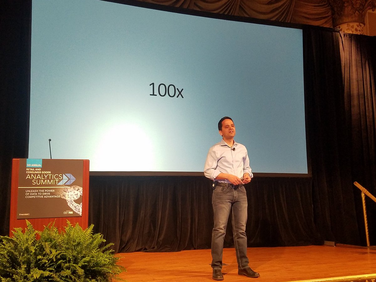 SimoneKnaap's tweet photo. Sandeep Dadlani of @MarsGlobal presents "A Fresh Look at Analytics" at #RCAS18. @risnewsinsights @CGTMagazine #data #Analytics https://t.co/iffp2a9Cy7