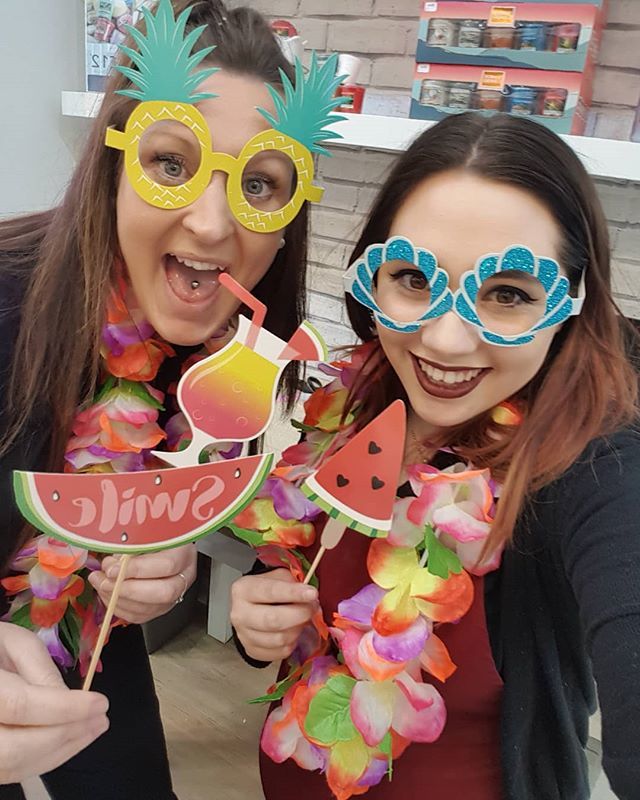 LoveAromaStore's tweet photo. Sneak preview of this weekends events! We have a lucky dip happing in stores where you could win up to a scent-sational 50% off! 
#holidayvibes #luckydip #win #offer #yankee #lovearoma https://t.co/aUuBNeQ0KP https://t.co/DSD3rTc5dl