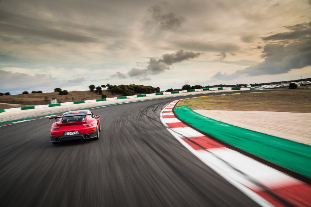 AIAPortimao's tweet image. Who says perfection isn't real? 😍😍

Presenting the most powerfull porsche 911 ever built, 
Porsche 911 GT2 RS!

#AIA #Porsche911GT2RS #testthelimits