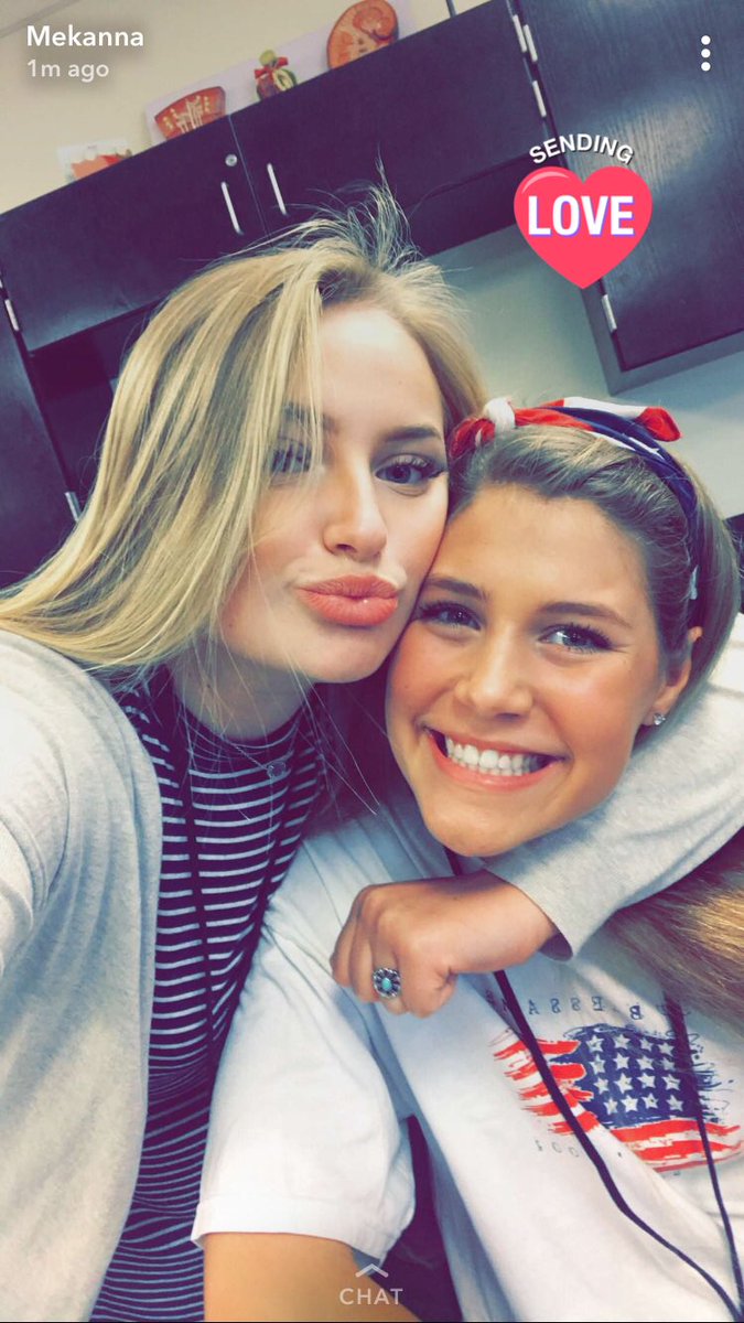 EmilyHopeN0rth's tweet photo. Happy birthday to a queen 🤩
I know you’ve waited 5 years for your next poem, so here 
I love you mekan 🌚 https://t.co/wFRZrbYOZG