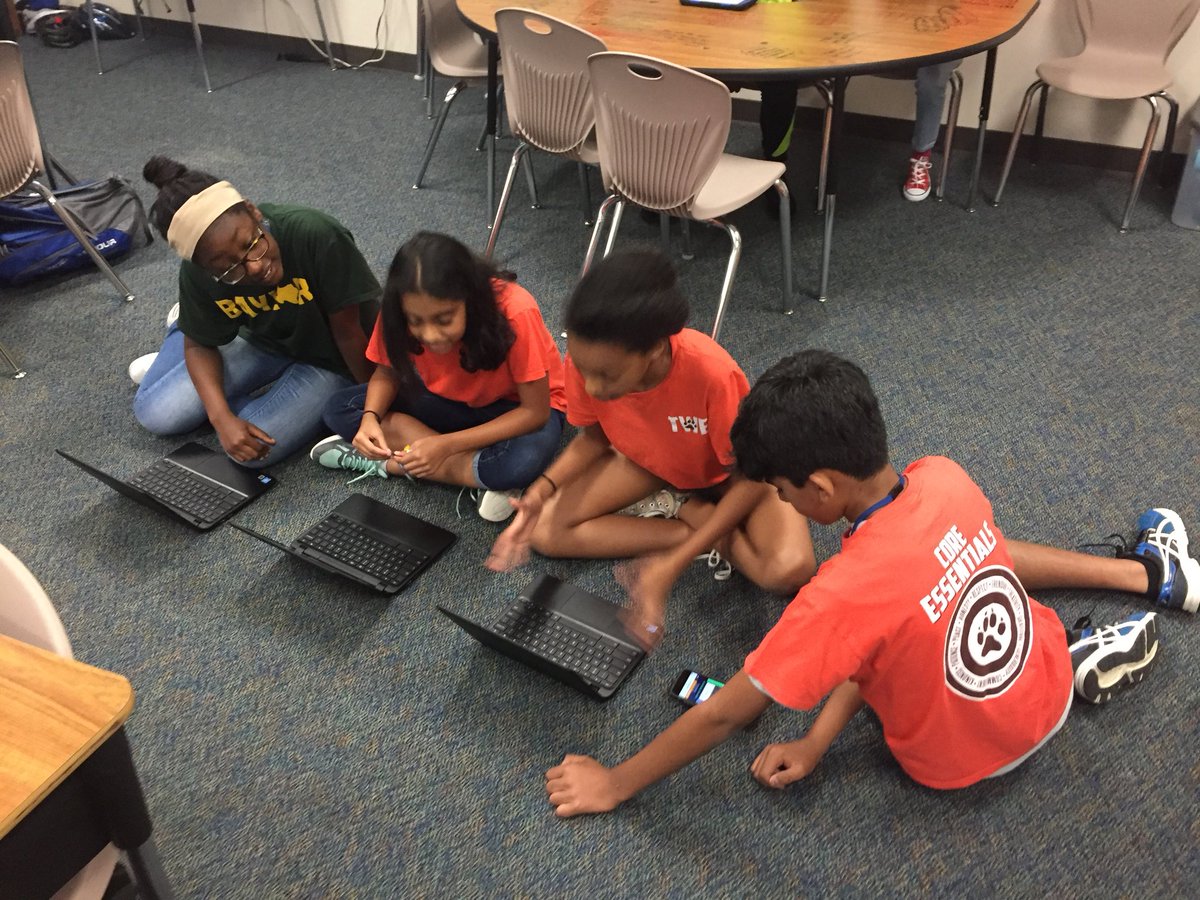 ChristyHuse's tweet photo. Reviewing with @quizlet #twehowl #chattyclass https://t.co/lIp4THziIb