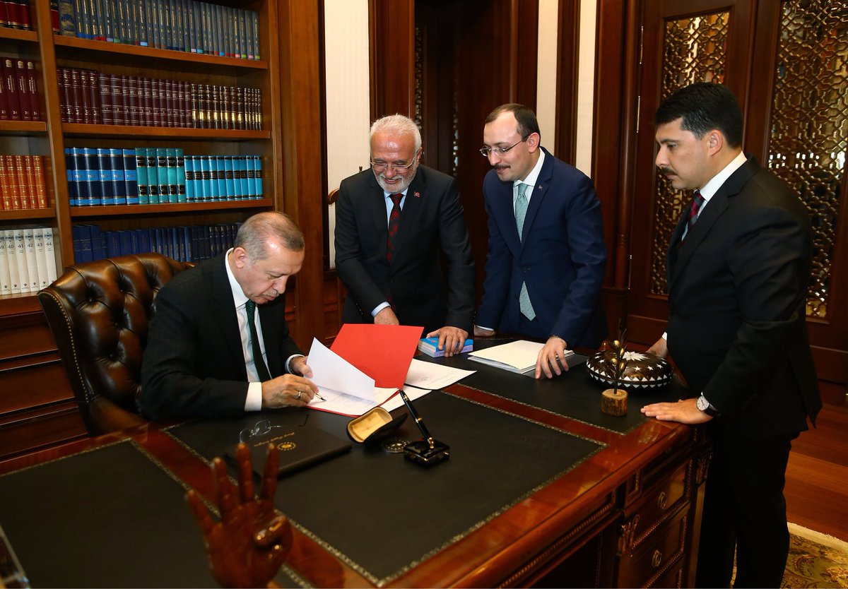 24 Haziran 2018 Cumhurbaşkanlığı Seçimleri için adaylık muvafakatnamemizi imzalayıp <a href="/Akparti/">AK Parti</a>’mizin Grup Başkanvekillerine teslim ettik. Hayırlı uğurlu olsun.