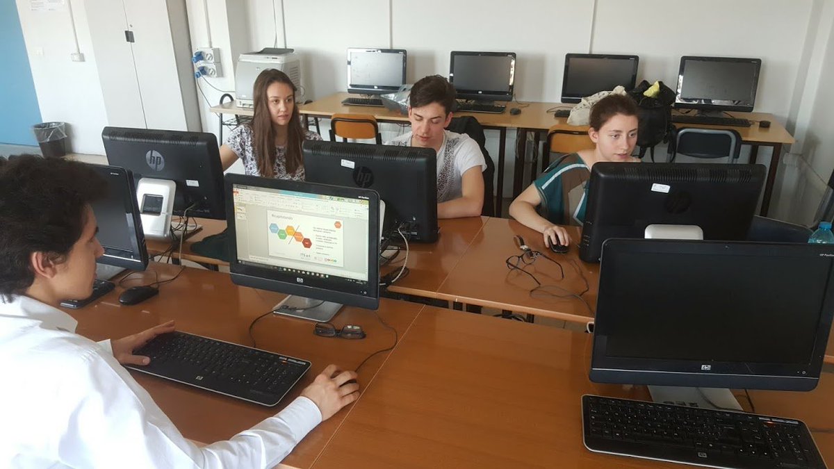MMondolfo's tweet photo. Ultimi ritocchi al PPT Prototipazione per #its40 Gli studenti del corso ITS Hotel Manager di #Innovaturismo usano il #designthinking con @MMondolfo. Grazie a @sabrinaminetti, @ValerieFrego @VladiFinotto, Serena Ruffato e Silvia Bernardi, staff #miur https://t.co/iwmewjyh1N