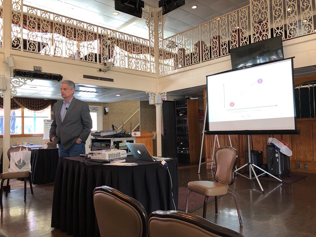 timothymeyers's tweet photo. amazing and inspirational talk by @andy_worshek on intent-based leadership at #HOAPITT - tales from “Turn the Ship Around” https://t.co/ZIUtwbg4wl