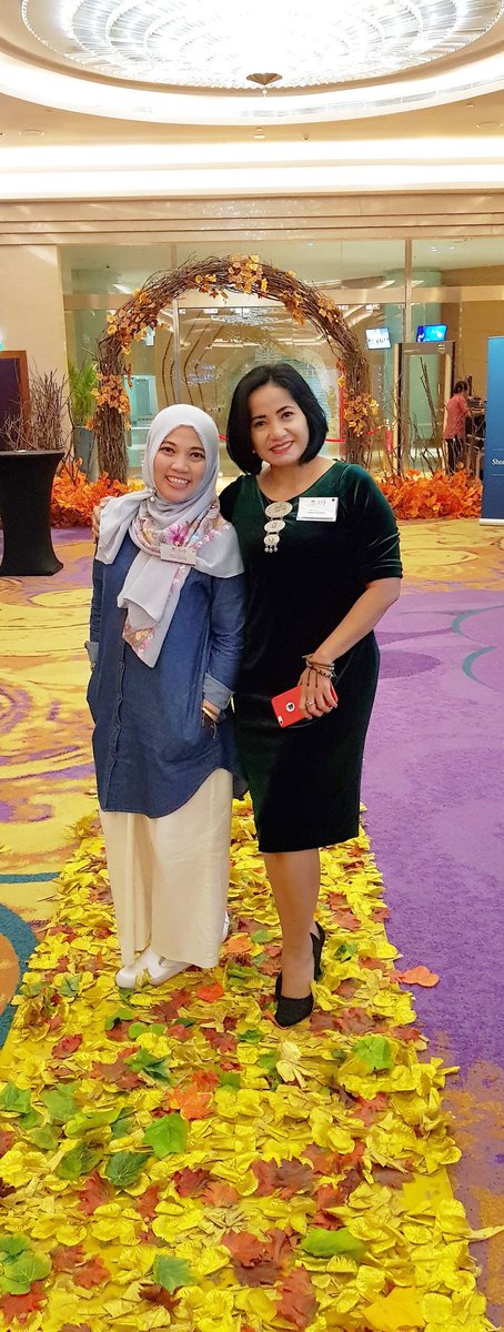 Happiness is..
Living with a crazy roommate
🤣🤣