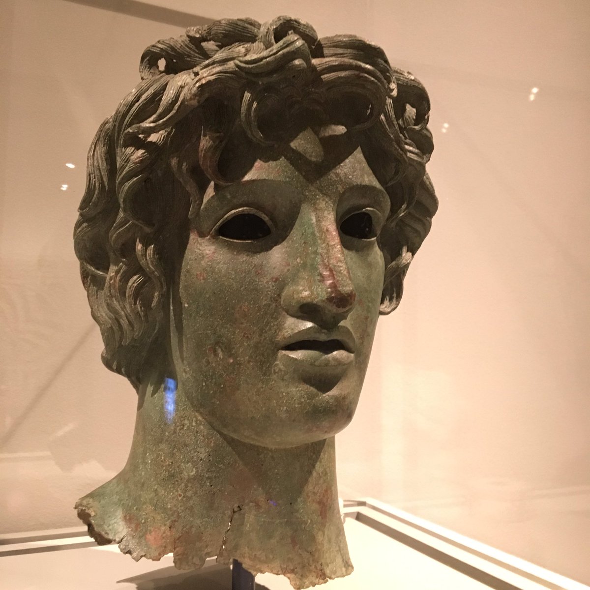 CatharineEdwa's tweet photo. Thrilled to have caught #theclassicalnow @CulturalKings including this stunning head of Apollo: https://t.co/X6LBbfuH0w