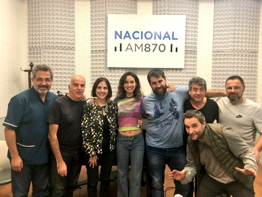 daniherreroINFO's tweet photo. Gran viernes en @NacionalAM870 !!! 
@Herrerodaniela @SilvinaChediek y equipo!!! 🎶👏👏👏👏 https://t.co/D7HqwpJX6N